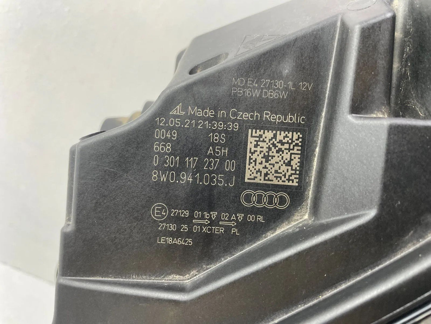 Audi RS4 B9 LED Scheinwerfer Matrix schwarz links 8W0941035J