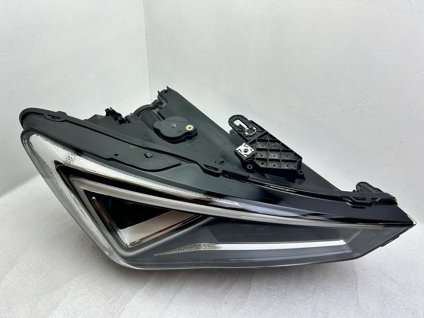 Seat Cupra Formentor Leon LED Scheinwerfer rechts 5FG941036C