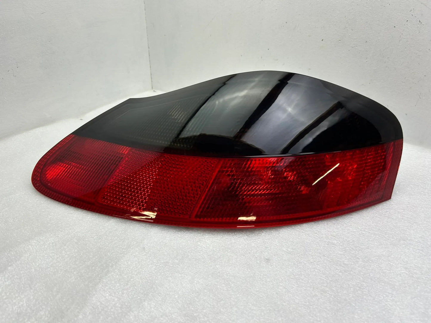 Porsche Boxster 986 Rückleuchte rechts schwarz 98663140403